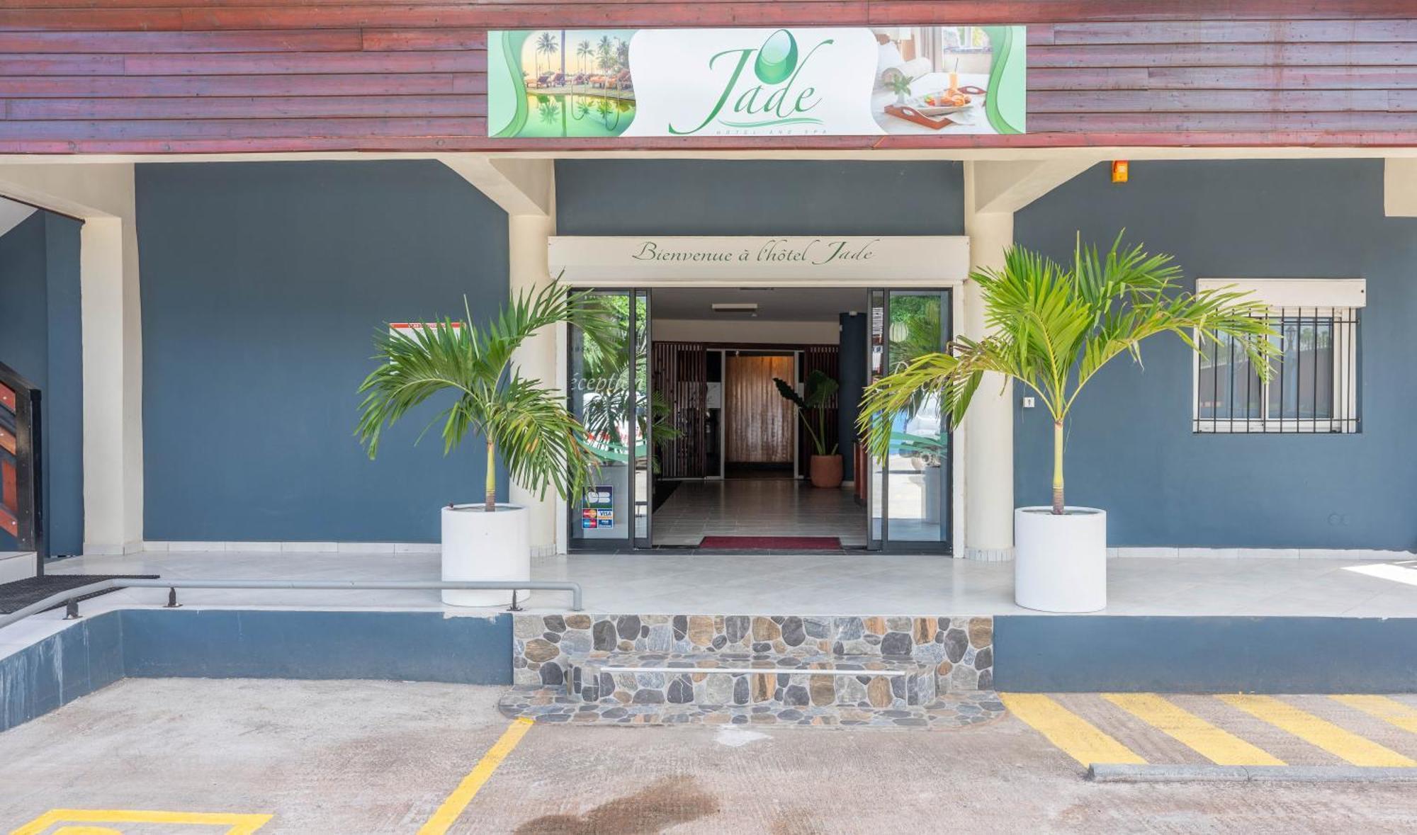 Jade Hotel And Spa Bandrele Buitenkant foto