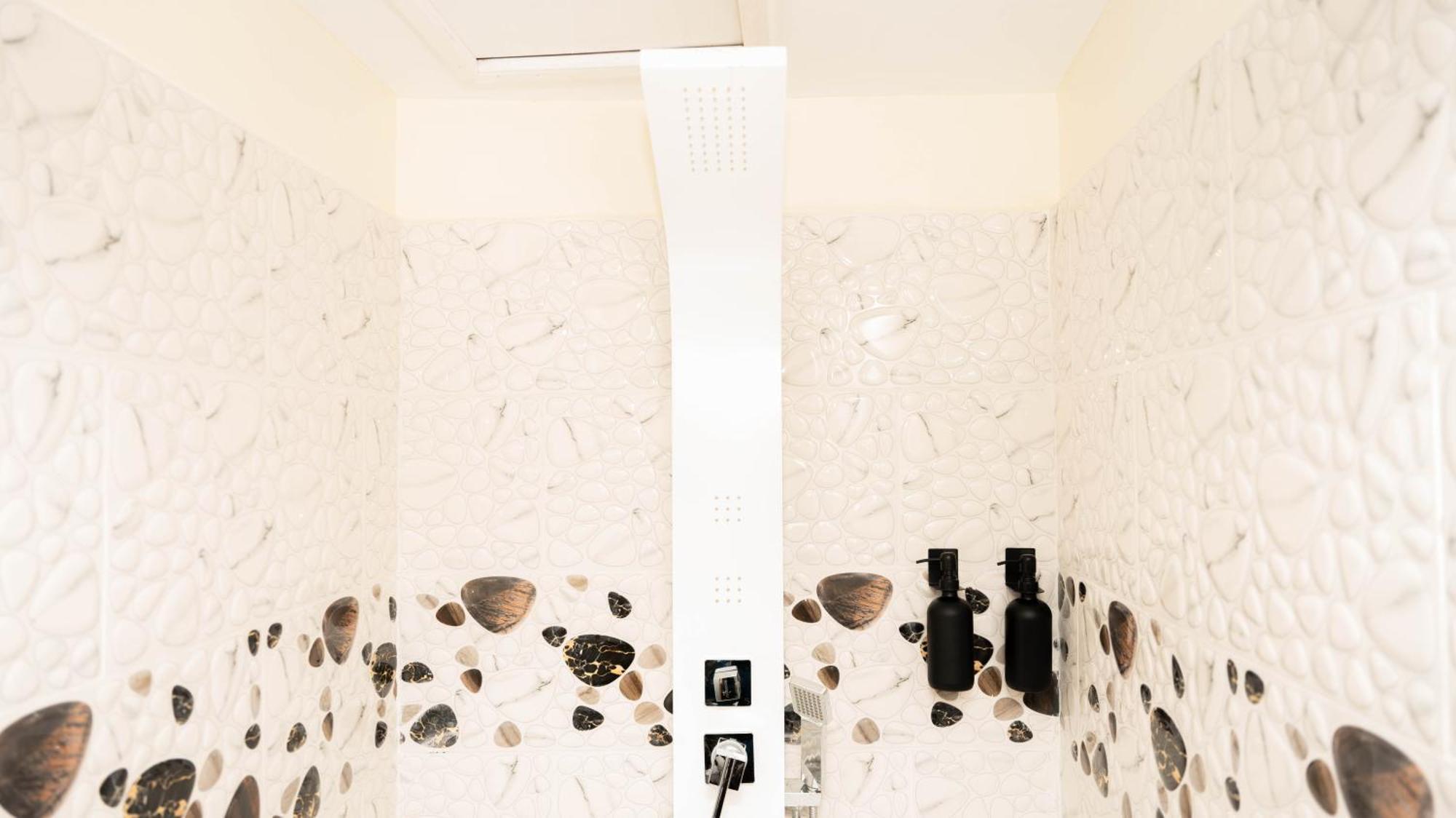 Jade Hotel And Spa Bandrele Buitenkant foto